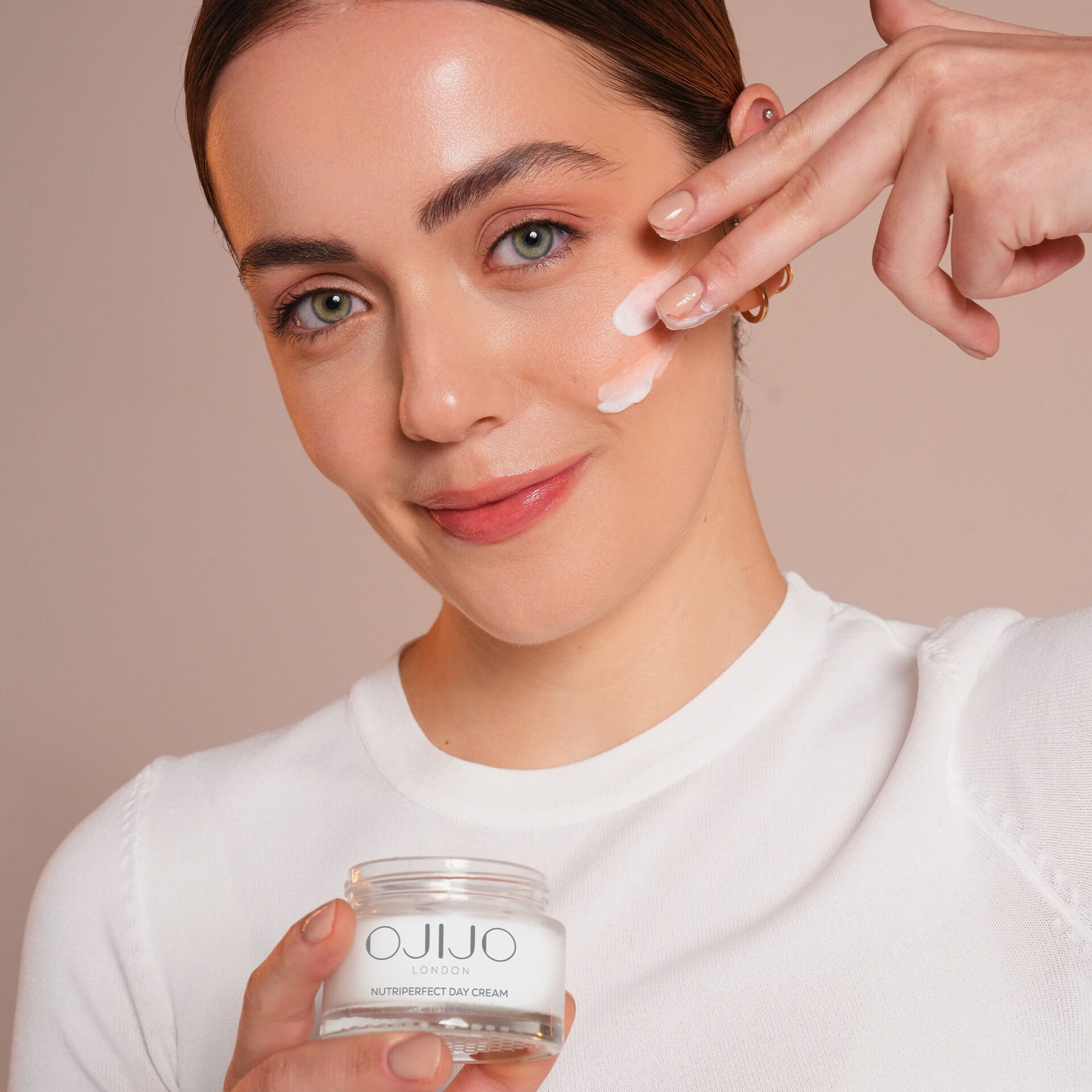Ultra Besleyici ve Nemlendirici Gündüz Bakım Kremi 50 ml